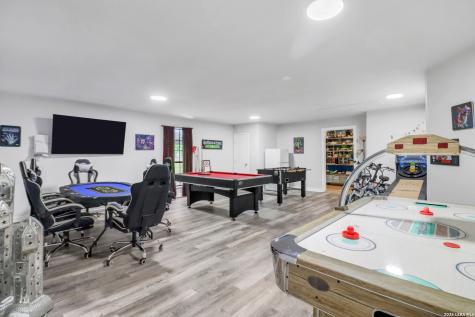 2035 S Magnolia Avenue Luling TX 78648