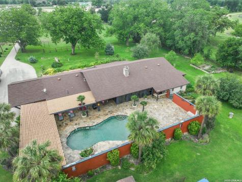 2035 S Magnolia Avenue Luling TX 78648