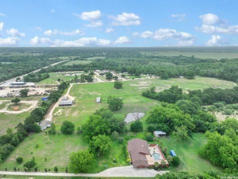 2035 S Magnolia Avenue Luling TX 78648
