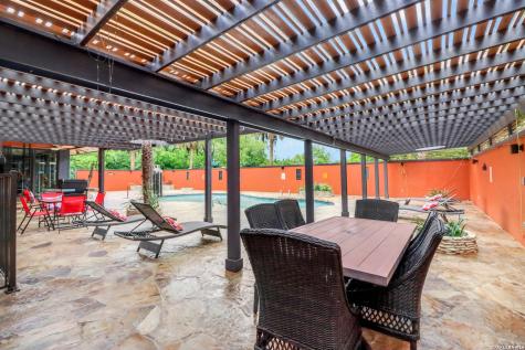 2035 S Magnolia Avenue Luling TX 78648