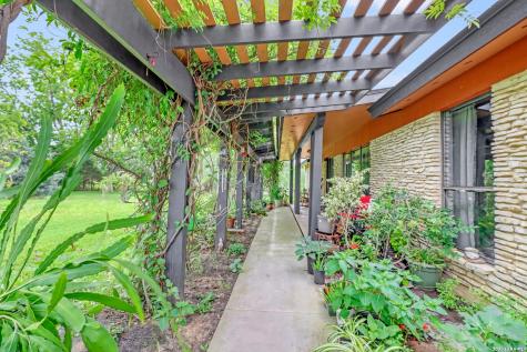 2035 S Magnolia Avenue Luling TX 78648