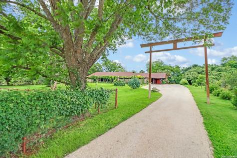 2035 S Magnolia Avenue Luling TX 78648
