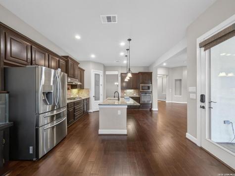 1008 Spanish Trail New Braunfels TX 78132