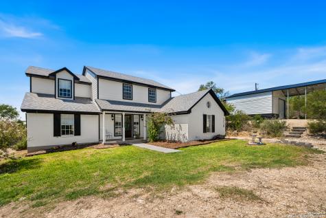 1718 County Road 4511 Hondo TX 78861