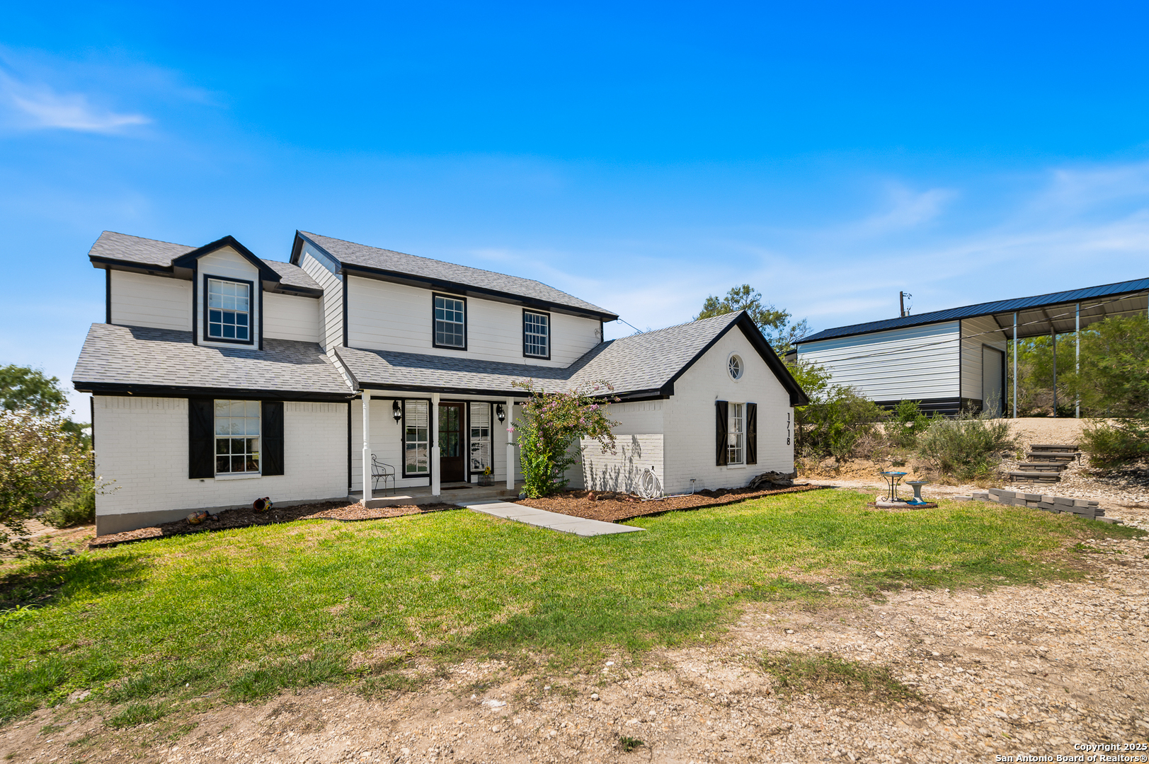 1718 County Road 4511 Hondo TX 78861