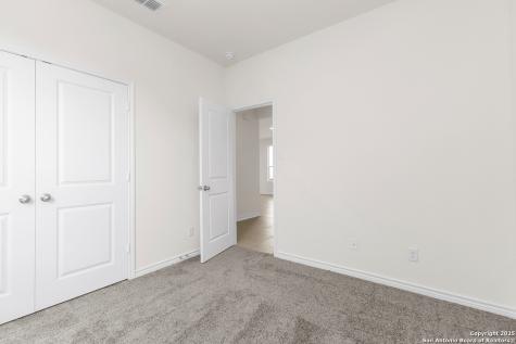 9427 Lochridge Pike Converse TX 78109