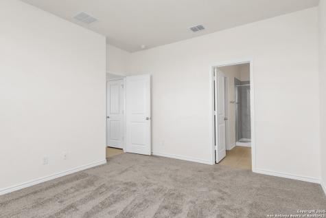 9427 Lochridge Pike Converse TX 78109