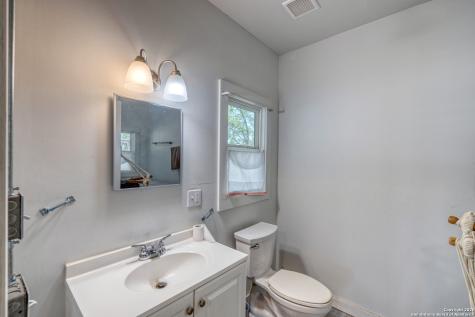 10581 Fm 2200 Yancey TX 78886