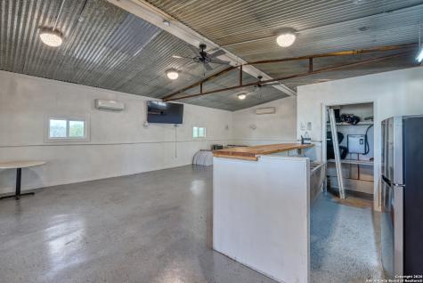 10581 Fm 2200 Yancey TX 78886