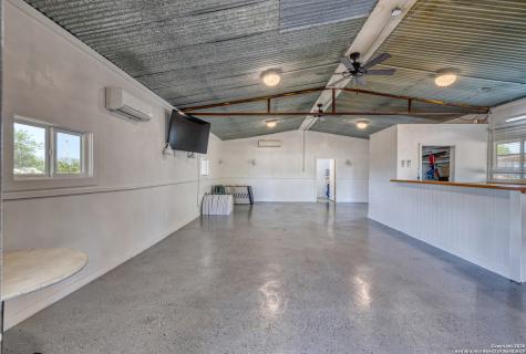 10581 Fm 2200 Yancey TX 78886