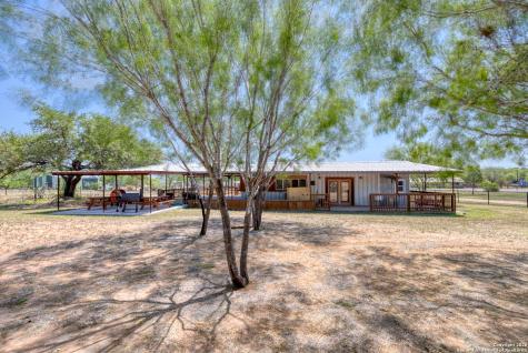 10581 Fm 2200 Yancey TX 78886