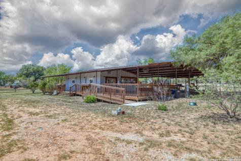 10581 Fm 2200 Yancey TX 78886