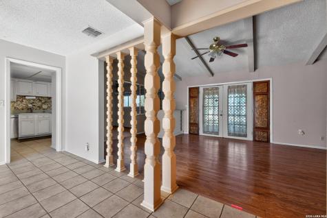 6615 Lake Cliff San Antonio TX 78244