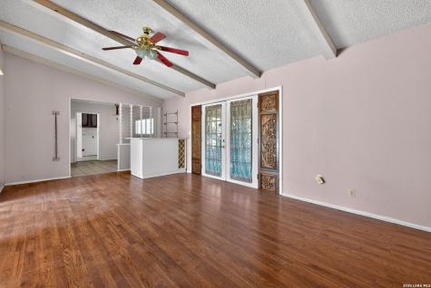 6615 Lake Cliff San Antonio TX 78244