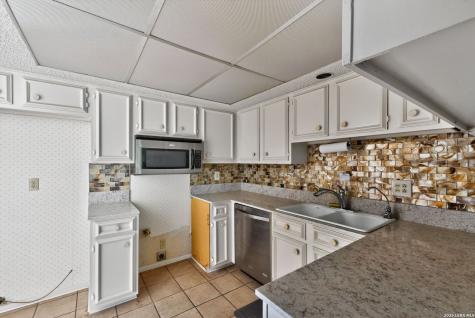 6615 Lake Cliff San Antonio TX 78244