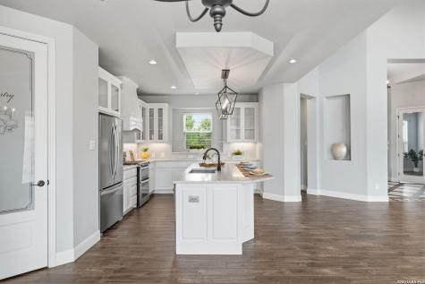 323 Curvatura New Braunfels TX 78132