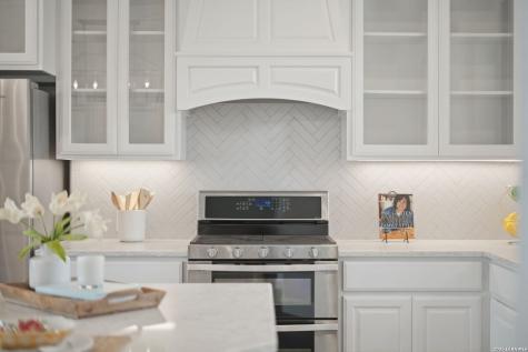 323 Curvatura New Braunfels TX 78132