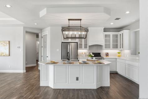 323 Curvatura New Braunfels TX 78132