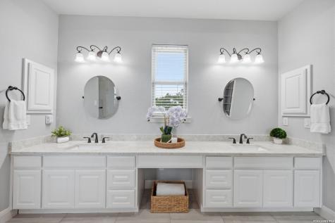 323 Curvatura New Braunfels TX 78132