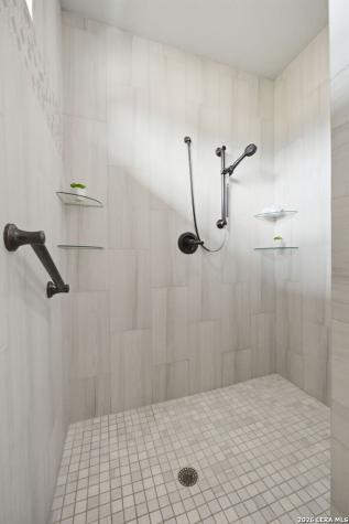 323 Curvatura New Braunfels TX 78132