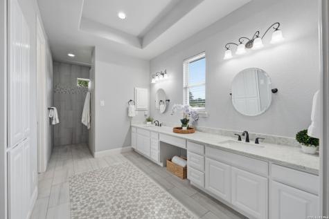 323 Curvatura New Braunfels TX 78132