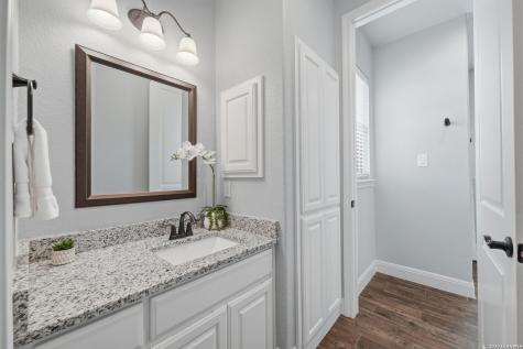 323 Curvatura New Braunfels TX 78132