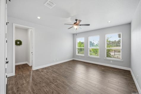 323 Curvatura New Braunfels TX 78132