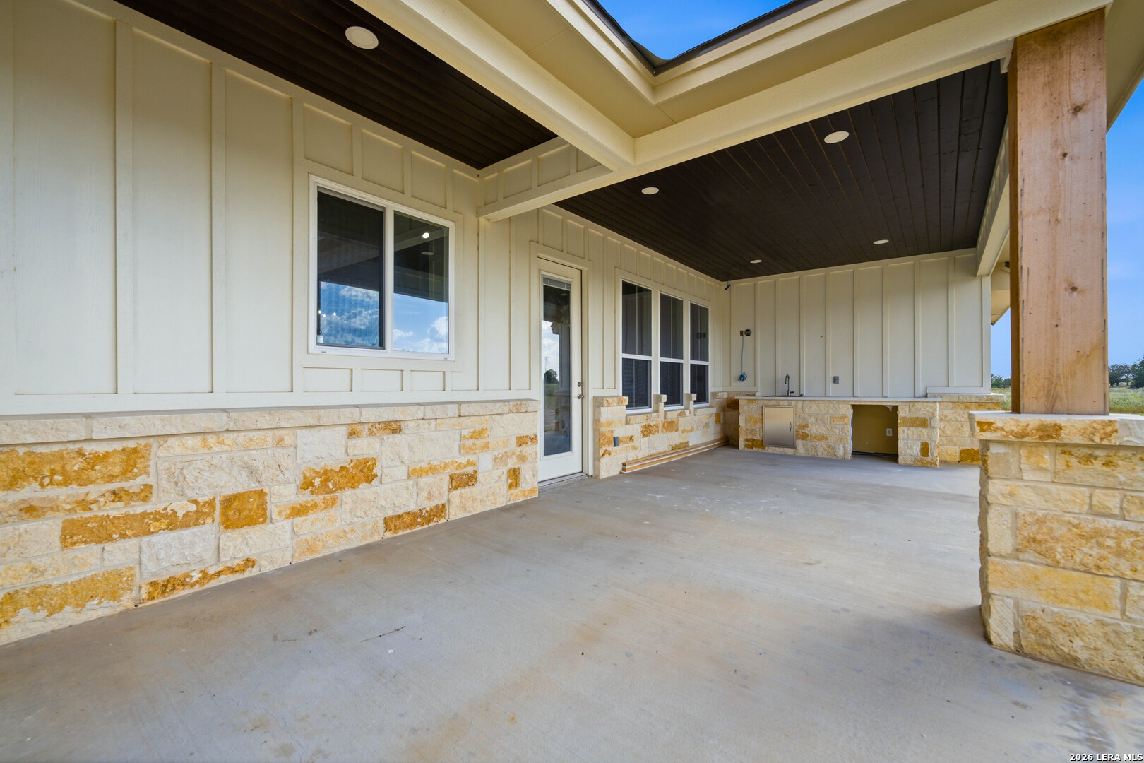 314 Firewheel Loop Floresville TX 78114
