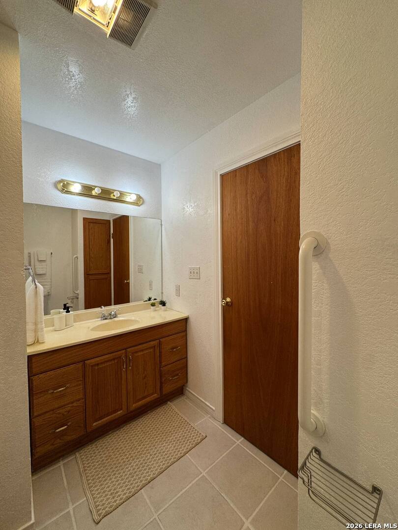 1015 W Amber San Antonio TX 78221