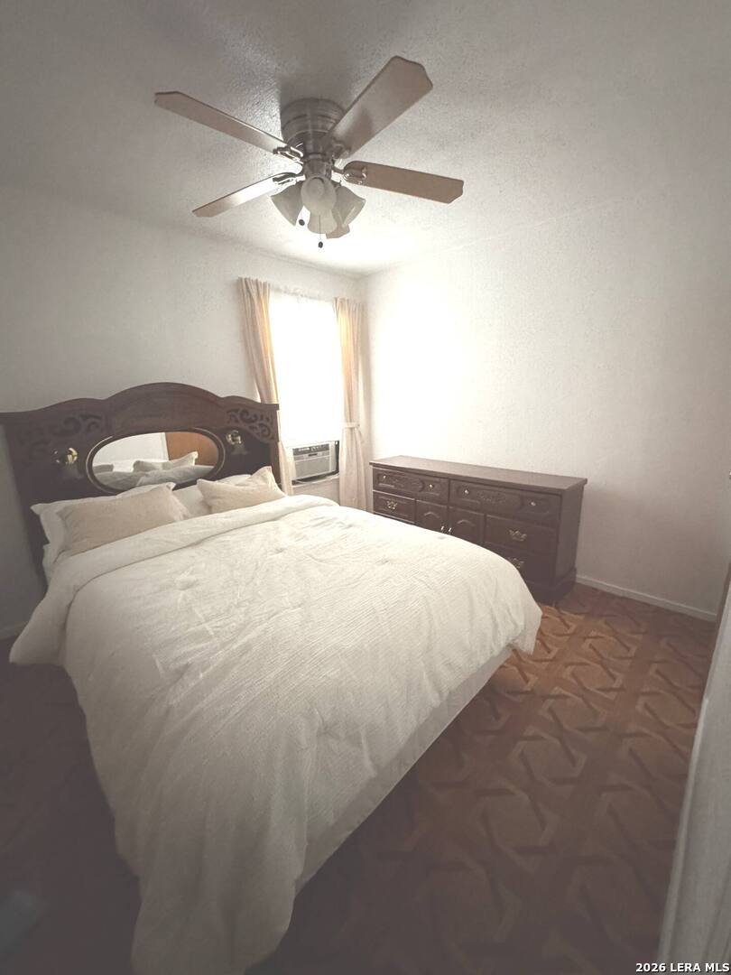 1015 W Amber San Antonio TX 78221