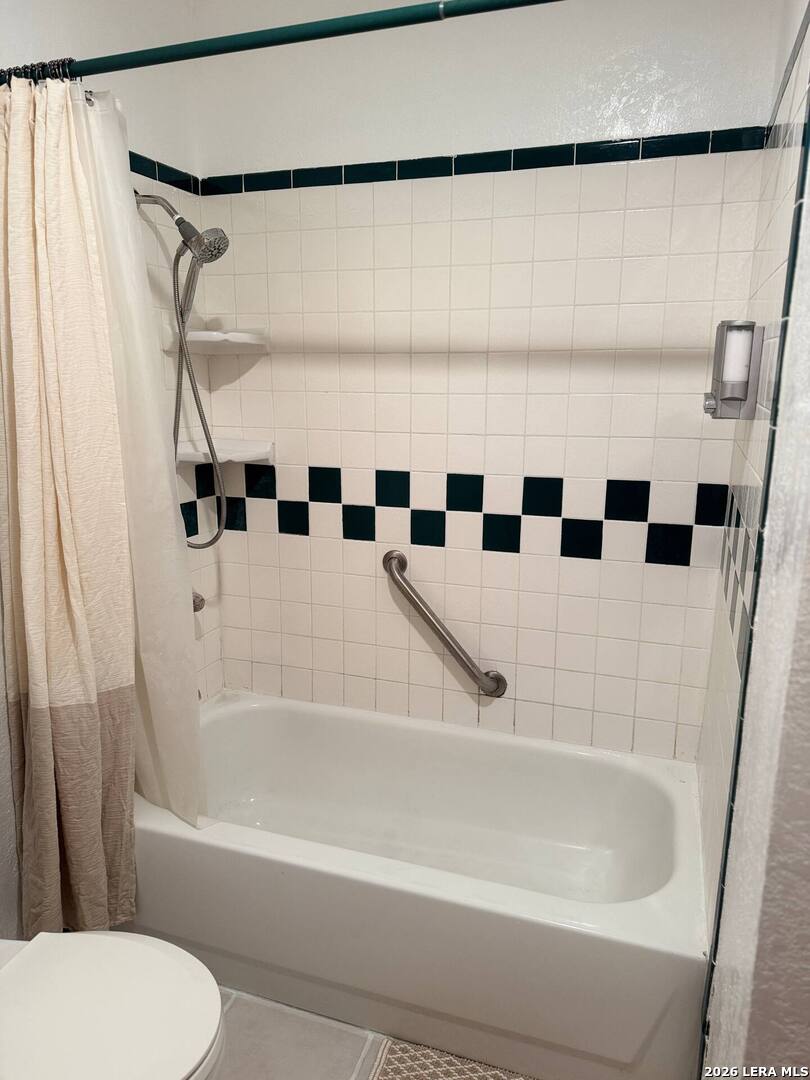 1015 W Amber San Antonio TX 78221