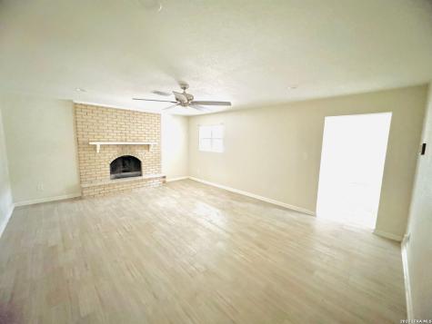 25 Sunrise Drive Pleasanton TX 78064