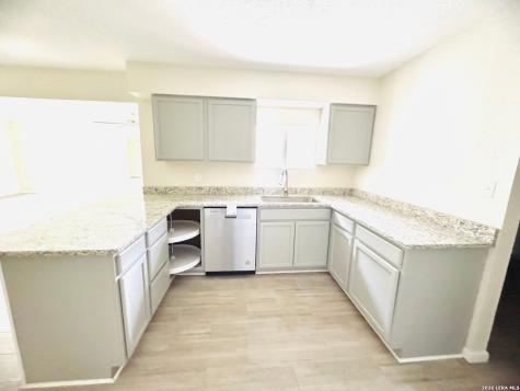 25 Sunrise Drive Pleasanton TX 78064
