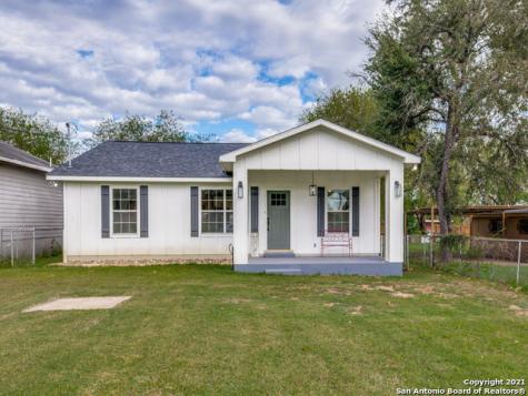 1313 Main Street Jourdanton TX 78026