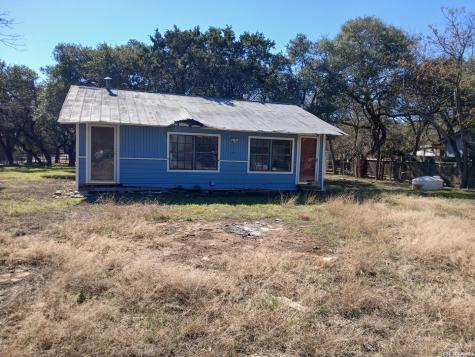 282 Elmhurst Lakehills TX 78063