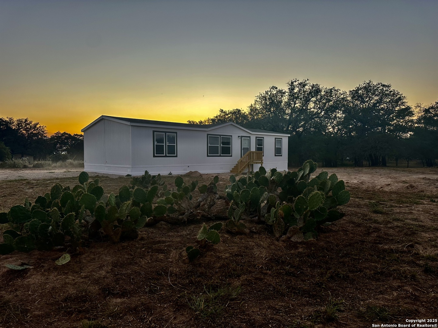 5161 County Road 302 Floresville TX 78114