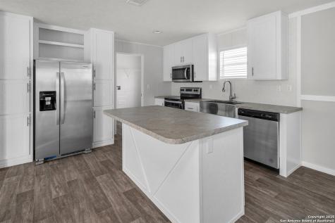 5161 County Road 302 Floresville TX 78114