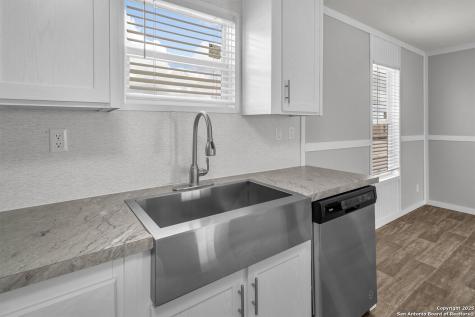 5161 County Road 302 Floresville TX 78114