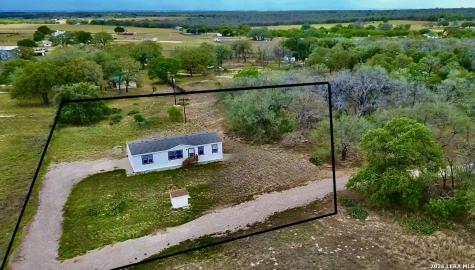 5161 County Road 302 Floresville TX 78114