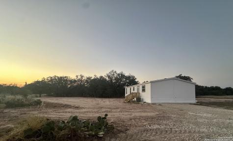 5161 County Road 302 Floresville TX 78114