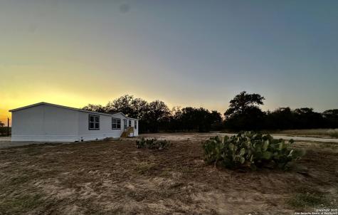 5161 County Road 302 Floresville TX 78114