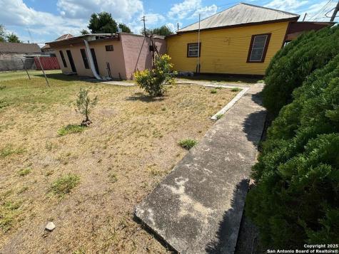201 Vidaurri Avenue Laredo TX 78040