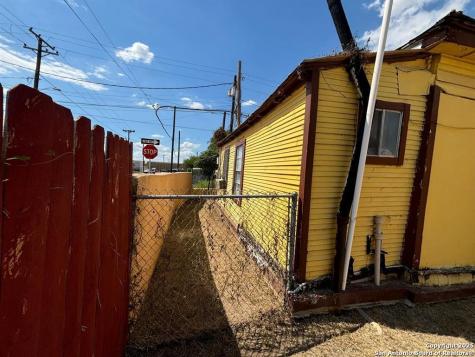201 Vidaurri Avenue Laredo TX 78040