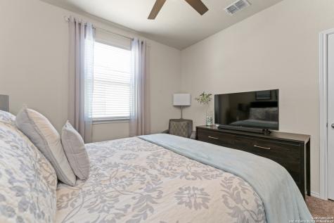 10114 Tierra Roja San Antonio TX 78224