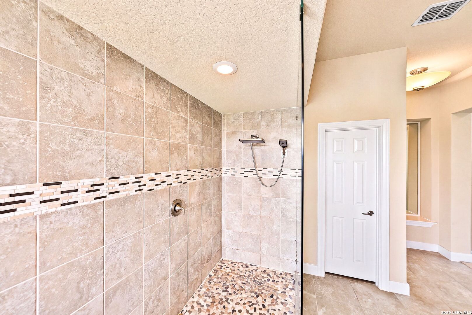 11812 Field Bend Schertz TX 78154