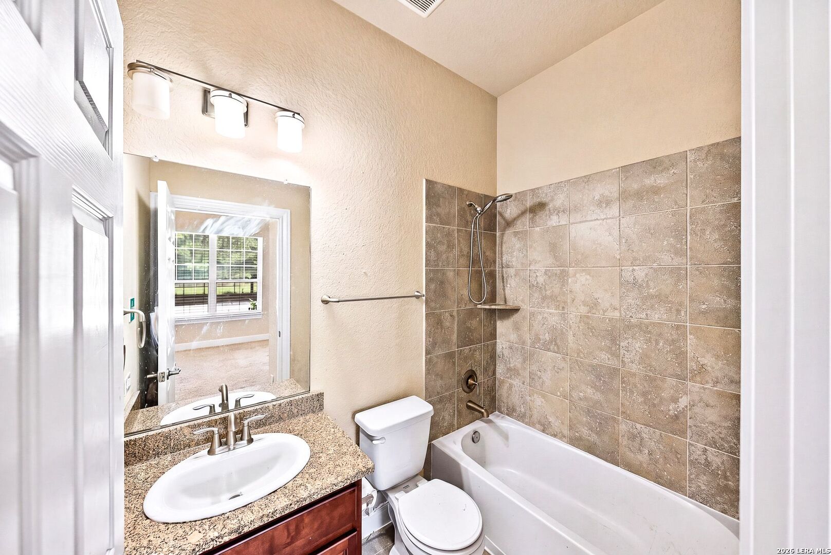 11812 Field Bend Schertz TX 78154