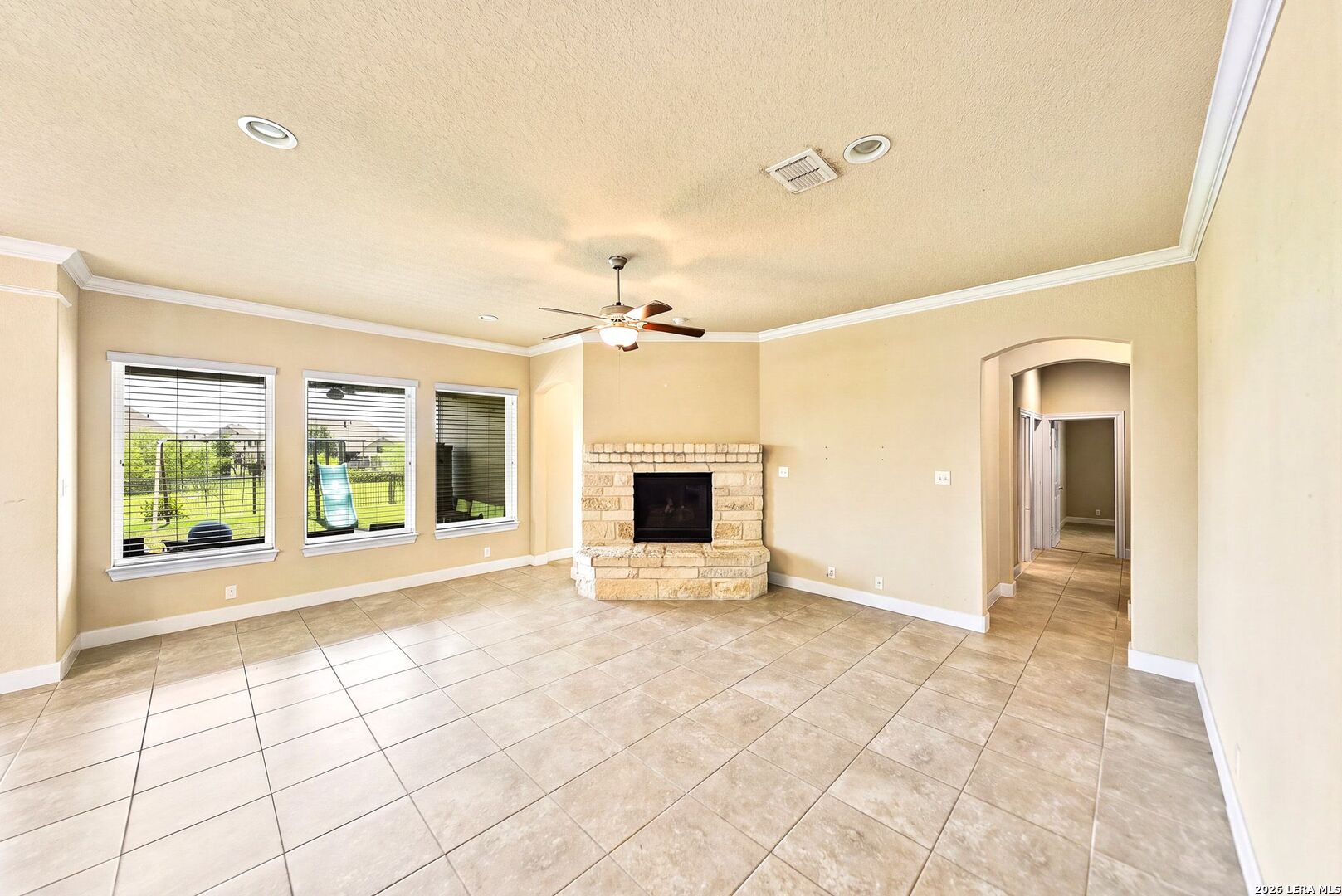 11812 Field Bend Schertz TX 78154