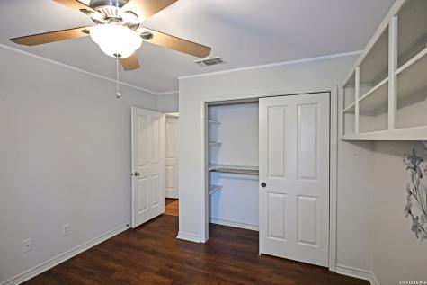 125 Red Oak Trail Marion TX 78124