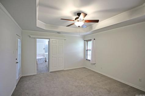 125 Red Oak Trail Marion TX 78124