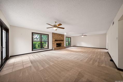 13515 Hollow View Street San Antonio TX 78232